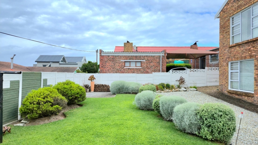 4 Bedroom Property for Sale in Kleinbaai Western Cape